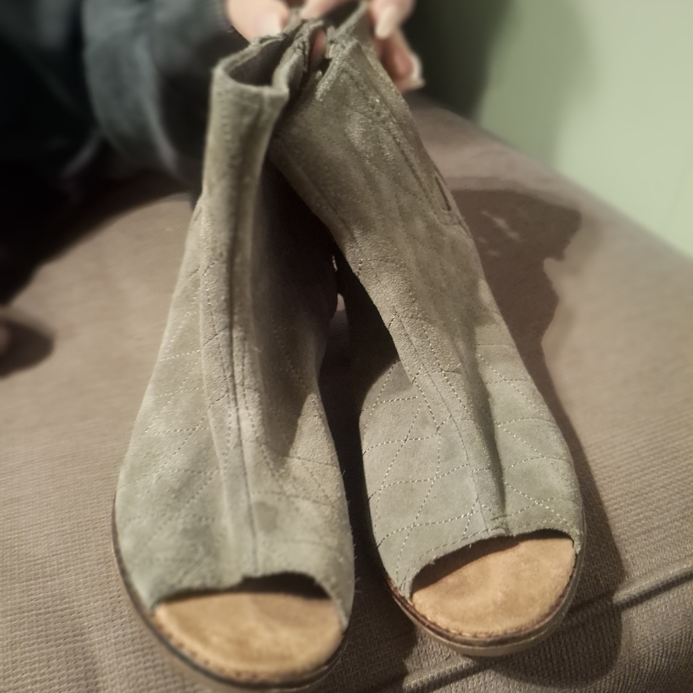 Women's Toms Open Toe Heels